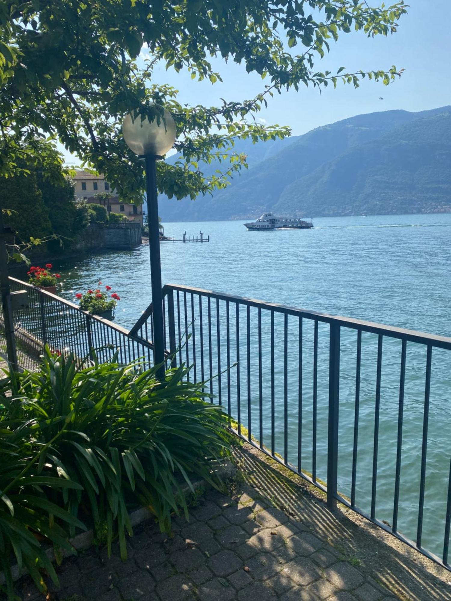 Peonia Apartment - Appartamento Vista Lago Лецено Екстериор снимка
