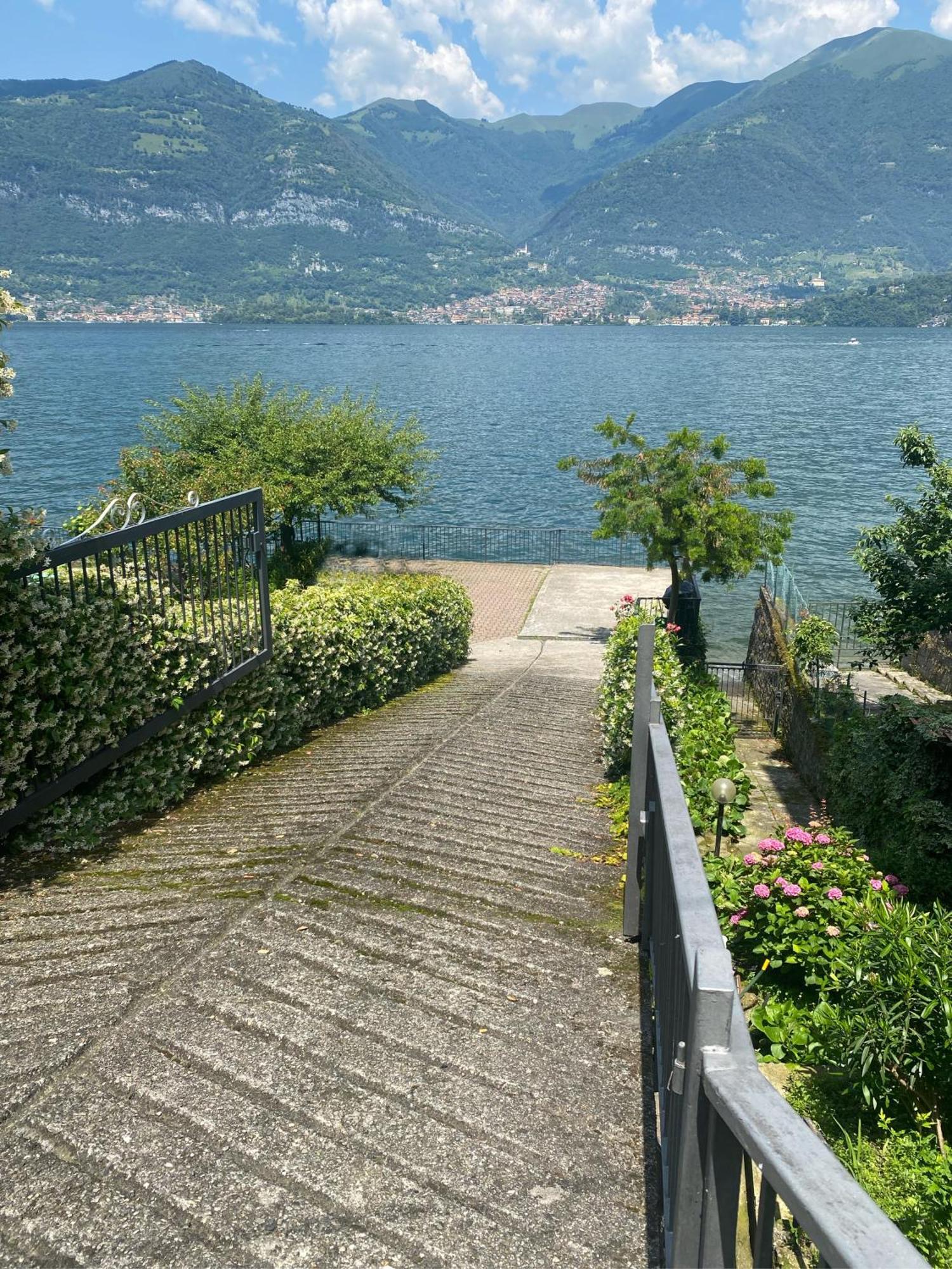 Peonia Apartment - Appartamento Vista Lago Лецено Екстериор снимка