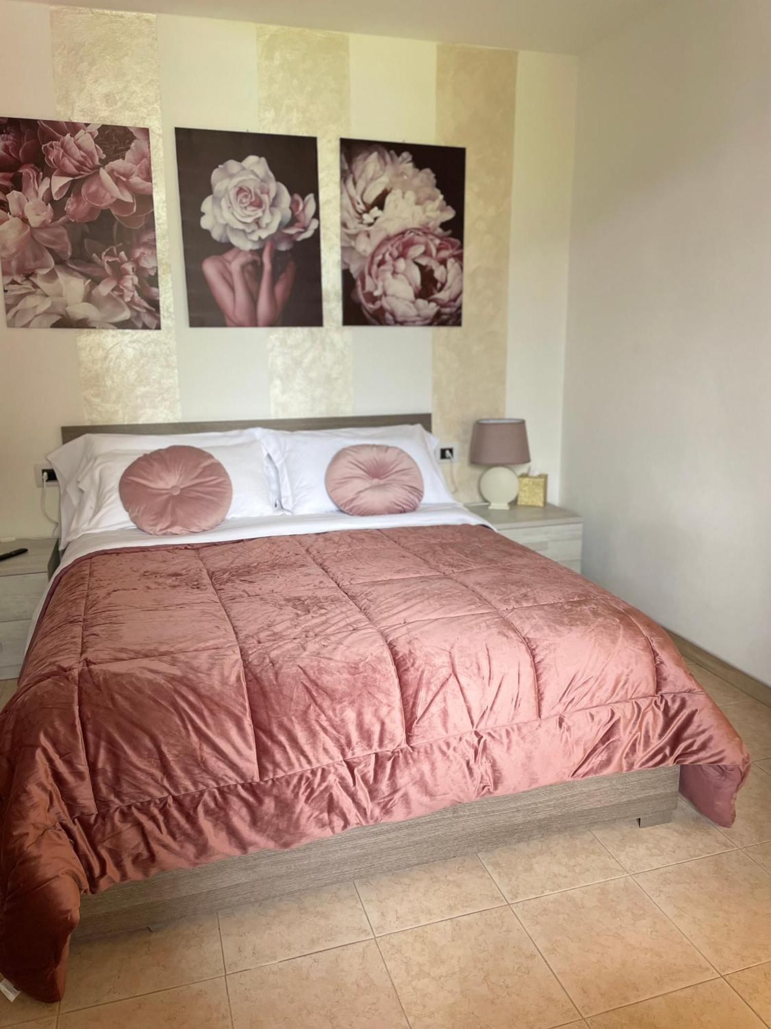 Peonia Apartment - Appartamento Vista Lago Лецено Екстериор снимка